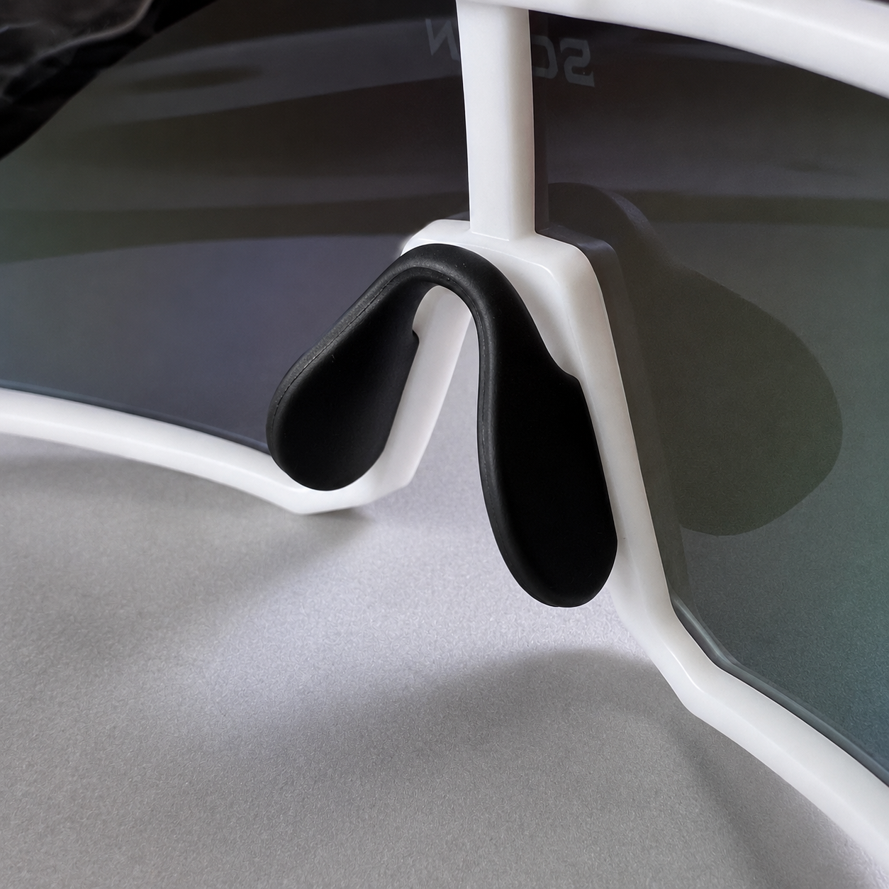 SCVCN White Blue - vista lateral con lente espejo