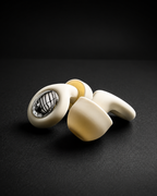 Earplugs Beige - estuche cerrado con correa beige